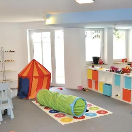 Apartment Schöne 3-zi-wohnung Mit In-door-pool, Gym Und Spielraum Und Frisch Renoviertem Bad An Der Promenade Direkt Am Scharbeutzer Scharbeutz