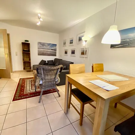 Apartment Schöne 3-zi-wohnung Mit In-door-pool, Gym Und Spielraum Und Frisch Renoviertem Bad An Der Promenade Direkt Am Scharbeutzer Scharbeutz