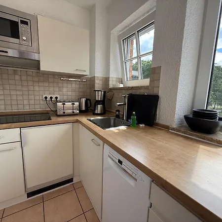 Apartment Schöne 3-zi-wohnung Mit In-door-pool, Gym Und Spielraum Und Frisch Renoviertem Bad An Der Promenade Direkt Am Scharbeutzer Scharbeutz