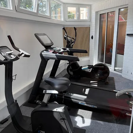 Apartment Schöne 3-zi-wohnung Mit In-door-pool, Gym Und Spielraum Und Frisch Renoviertem Bad An Der Promenade Direkt Am Scharbeutzer