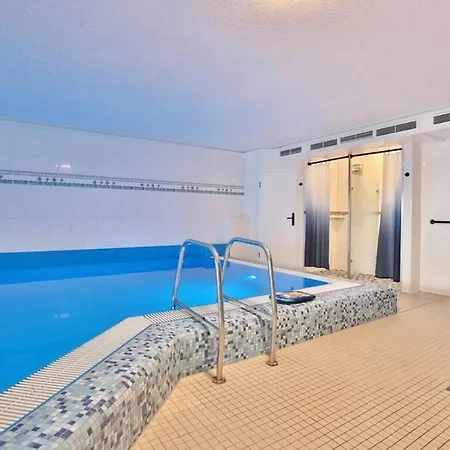 Apartment Schöne 3-zi-wohnung Mit In-door-pool, Gym Und Spielraum Und Frisch Renoviertem Bad An Der Promenade Direkt Am Scharbeutzer Scharbeutz