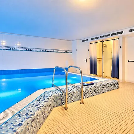 Ostsee-Familienapartment In Scharbeutz Mit Pool & Spielzimmer