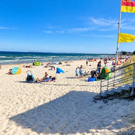 Apartment Ostsee-Familienapartment In Scharbeutz Mit Pool & Spielzimmer Scharbeutz